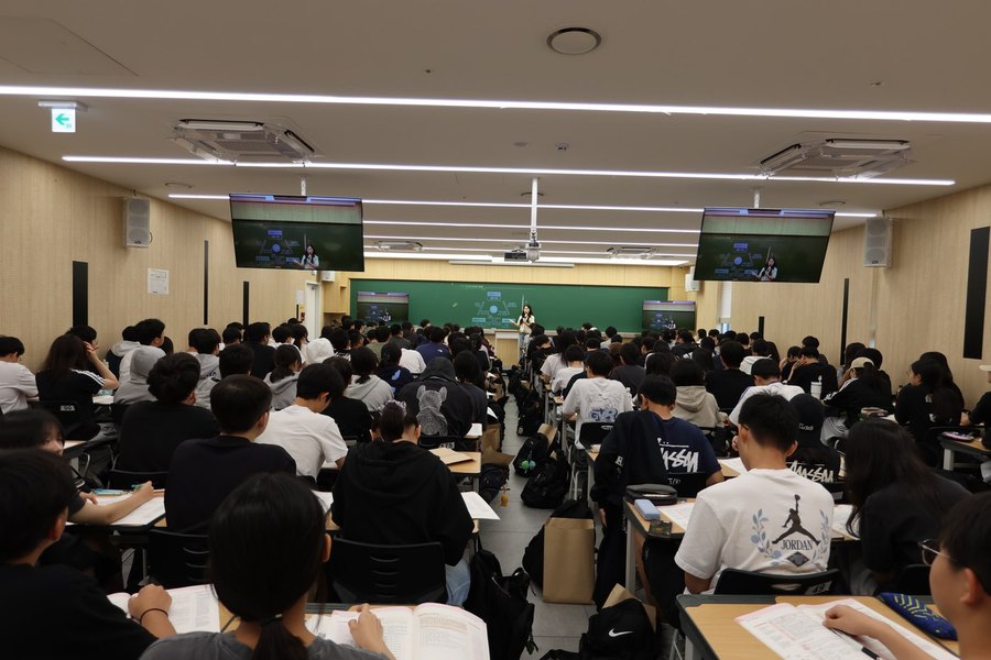 강의실 뒷편에서 본 특강 현장